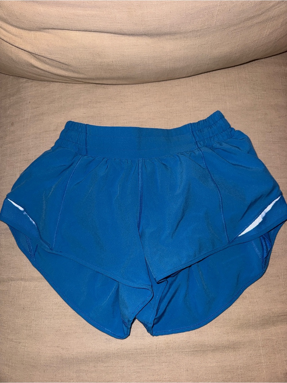 NWOT Lululemon Hotty Hot Low-Rise
Lined Short 2.5" Poolside
